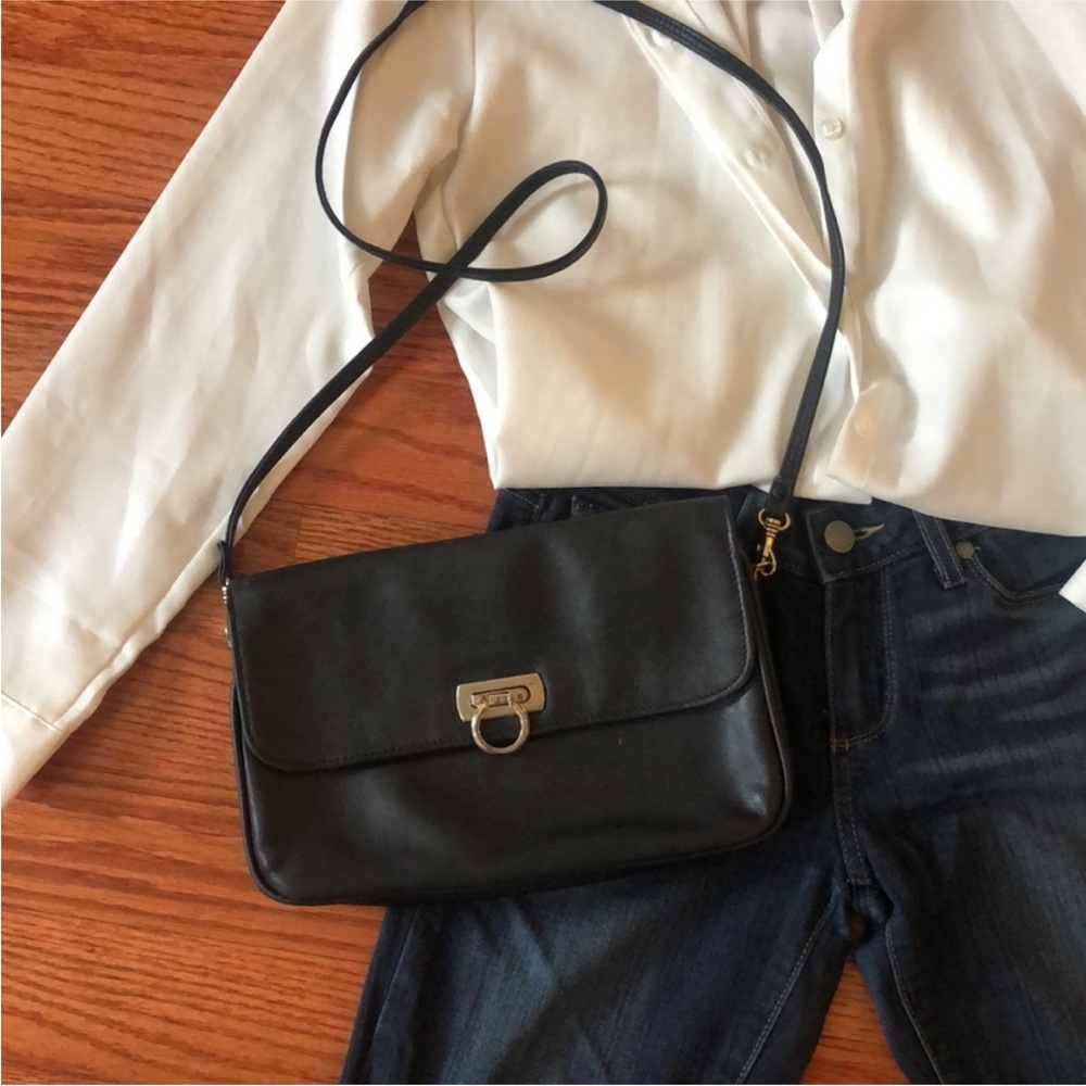 Vintage Crossbody Black Leather Shoulder Bag with Gold Ring Clasp